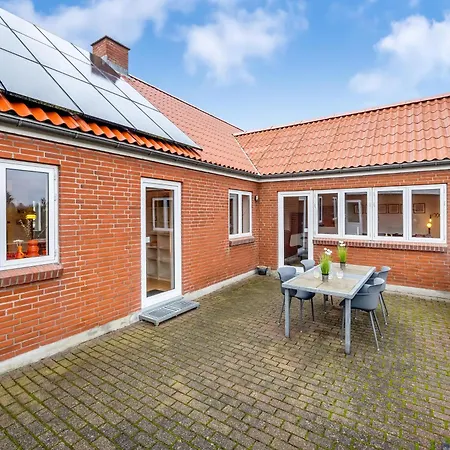 Lovely House With 4 Close To The North Sea *